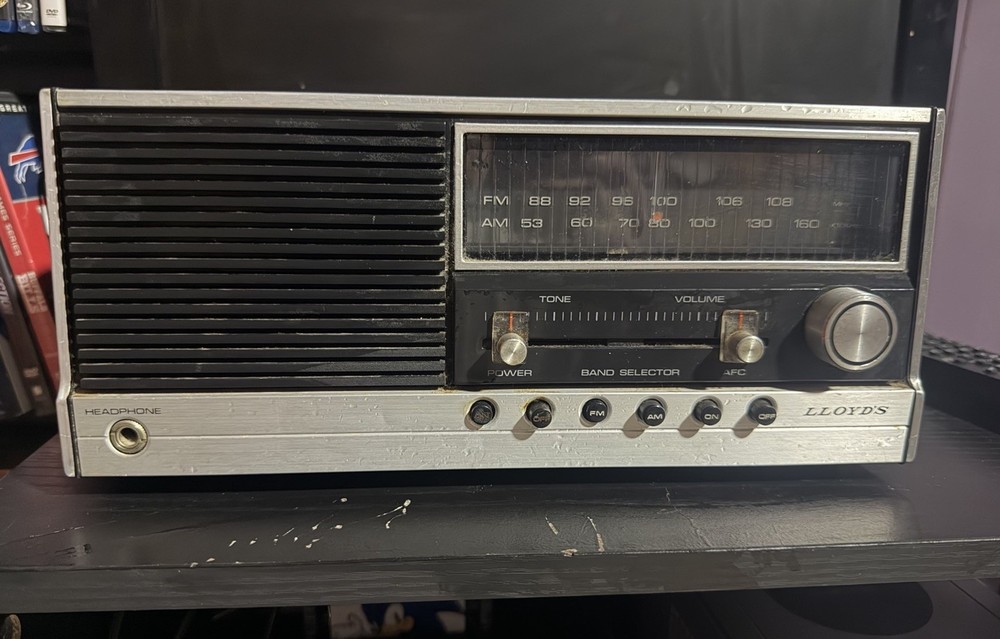 Vintage Lloyd’s Solid State 2 Speaker AM Alarm Clock Radio Japan Tested Works