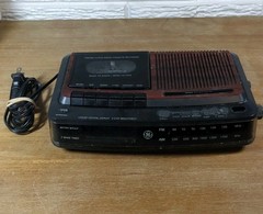 GE Woodgrain 7-4966B AM/FM Radio Alarm Clock w/ Cassette Player BROKEN, DIRTY