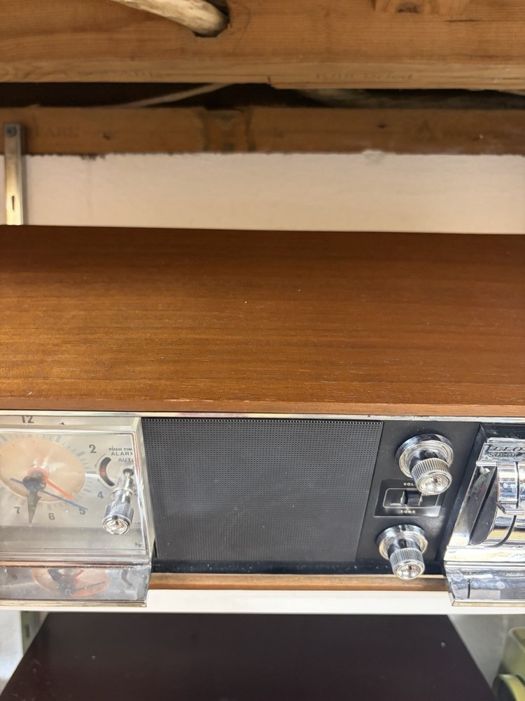 1967 Lloyds Am/fm Clock Radio
