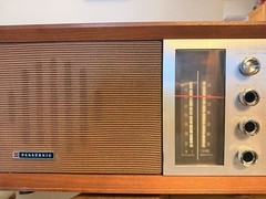 Panasonic RE-7257 Solid State FM/AM 2-Band Table Radio Wood Cabinet