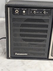 VINTAGE 1970&rsquo;S PANASONIC RF-915 AM/FM PORTABLE RADIO, W/ ANTENNA & HANDLE
