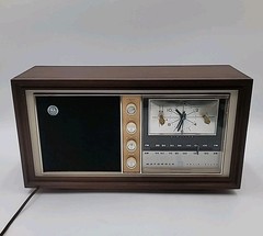 VTG MOTOROLA Radio Solid State Alarm Clock AM/FM Radio TC14CW Works READ