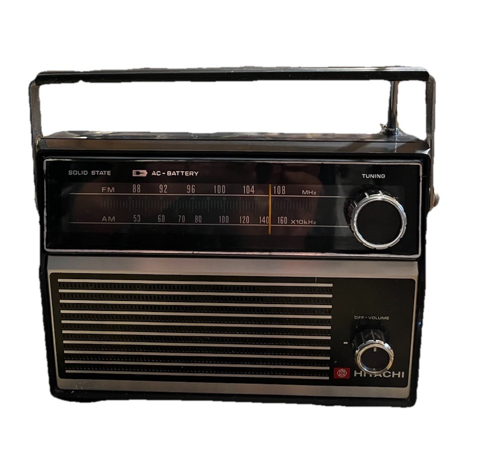Hitachi Solid State AC-Battery AM/FM Radio Model KH951