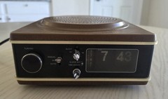 Wynford Hall AM/FM FLIP NUMBER ALARM CLOCK /Stereo Adapter- Pls Read Description
