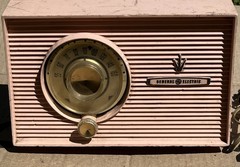 1950’s Vintage General Electric Pink AM Tube Radio Model 877 Rare Retro MCM