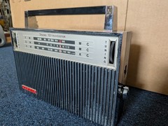 Vintage Candle VMS-1219 FM/AM/SW 3-Band 12 Transistor Portable Radio (Read)