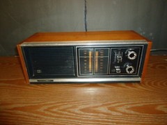 vintage Panasonic FM/AM radio RE 7371