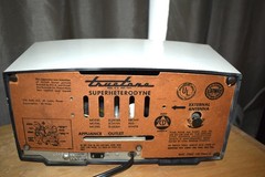 Vintage 1950&rsquo;s Truetone AM clock Radio , works Model 2420A