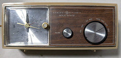 VINTAGE GE ELECTRIC CLOCK RADIO SOLID STATE AM MODEL C4408A LIGHT BROWN—WORKS!