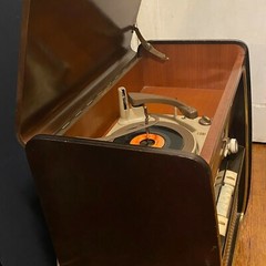 1957-1958 Grundig Majestic 7000 Radio/Phono Receiver Vintage Wood Crafted