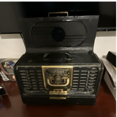 Trans-Oceanic Vintage Portable/Tabletop Radio in Carrying Case