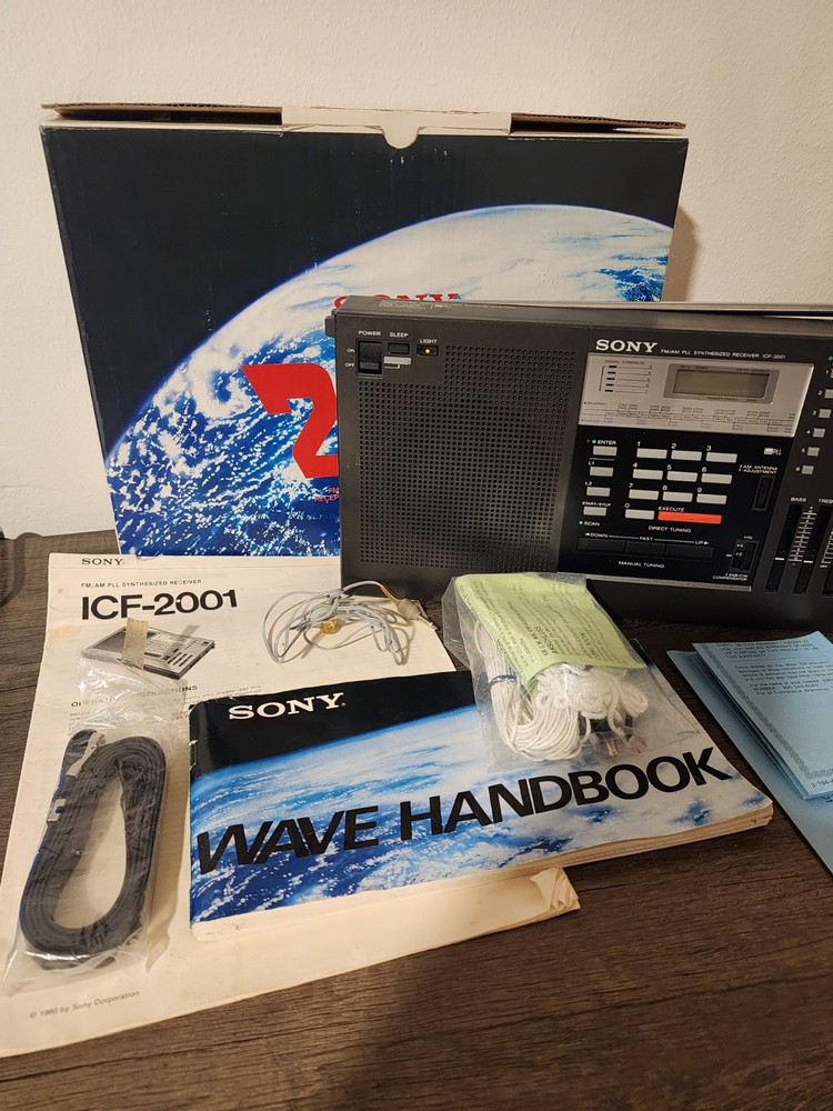 SONY 2001 Multi Band SYNTHESIZED RECEIVER Model ICF-2001 W/Accessories & Manual