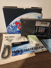 SONY 2001 Multi Band SYNTHESIZED RECEIVER Model ICF-2001 W/Accessories & Manual