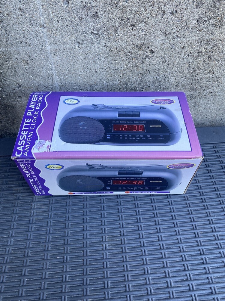 Cassette Player Lenoxx Sound Model CT-99, AM/FM/Radio/record Open Box