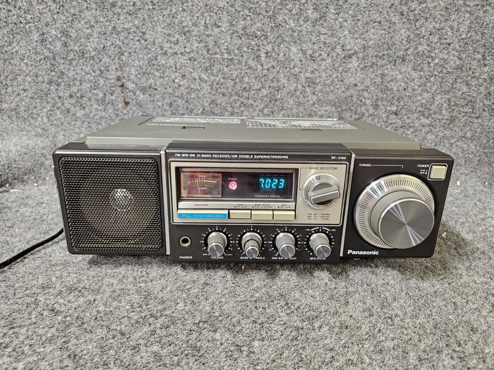 Panasonic RF-3100 FM AM SW 31 Band Radio Receiver Tested Works