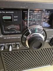 SONY FM/MW/SW 5 Band Receiver Model ICF-5900W w/Power Supply