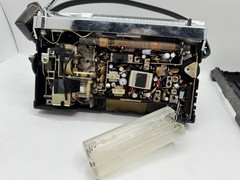 Vintage Panasonic Unique « Tilt-Top » FM/AM Portable with Automatic Tuning RF-6070