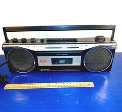 Vintage 80’s Sanyo AM/FM Radio Cassette Boombox | Model WC 2000