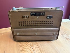 Vintage General Electric World Monitor P-990A 17 Transistor 5 Band Radio
