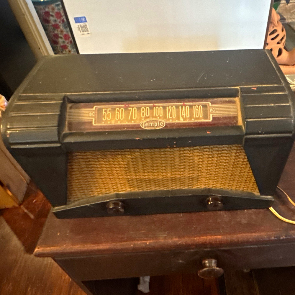 Temple Vintage Tabletop Radio AM Dial 55-160 Range, Black Cabinet