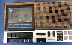 Vintage GE 7-4956B FM AM Alarm Clock Radio Cassette Recorder Wood Grain