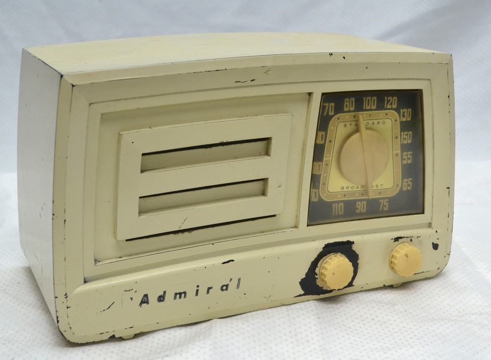 Vintage Admiral 5J23 N Tube Radio
