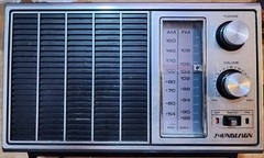 VINTAGE WORKING SOUNDDESIGN AM/FM TABLE RADIO 3333-(B) – HONG KONG