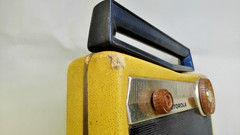 Motorola Yellow Portable Radio With Rotating Handle Antenna Model 5p32Y