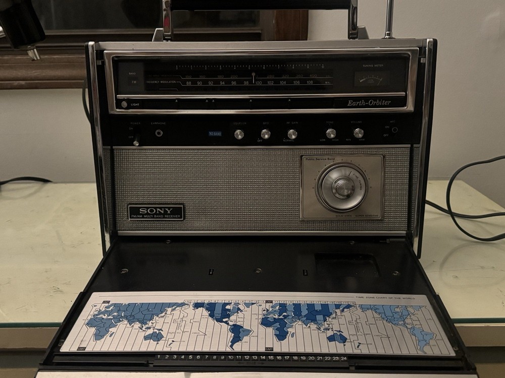 SONY 10 Band Earth-Orbiter CRF-5100 AM/FM/AIR/PSB/LW/SW AC/DC