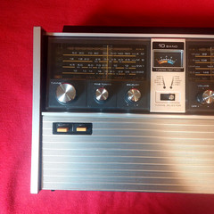 Vintage 1970s Montgomery Ward Airline 10 Band Portable Radio, GEN 1494A Works