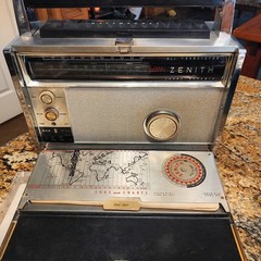 Zenith Royal 3000-1 Trans Oceanic Portable Receiver FM AM & Manual Tested Works