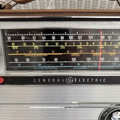 Vtg General Electric World Monitor P-990A 17 Transistor 5 Band Radio Tested