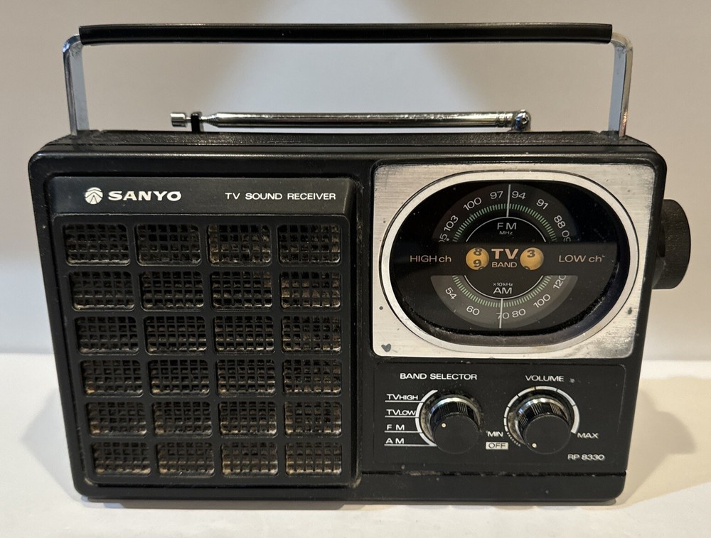 Sanyo RP 8330 TV Sound Receiver Portable Radio Powers On Vintage