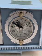Motorola C19B8 Clock Radio Two Tone Blue Tube AM Mid Century Modern 1963