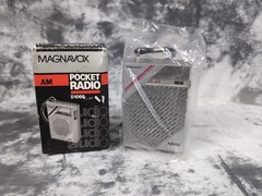Magnavox AM Pocket Radio D1066 Original Box Working With Video Demo Vintage