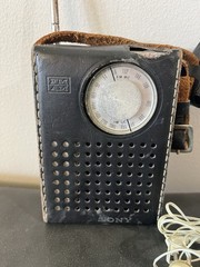Vintage Sony TFM-850W 8 Transistor Radio Leather Case, earphone, Antenna Tested!