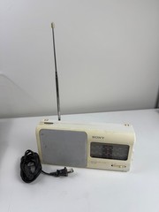 Vintage Sony ICF-780 AM / FM Radio w Power Adapter Works Great Portable Cream
