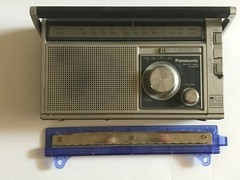 Vintage Panasonic AM/FM 2 band radio, model RF-568D with earphone, works good