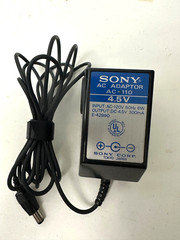 SONY FM/MW/SW 5 Band Receiver Model No ICF-5900 , Tested/Works.