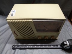 Vintage Sears & Robuck 132.884 1 Silvertone Radio – Not Working