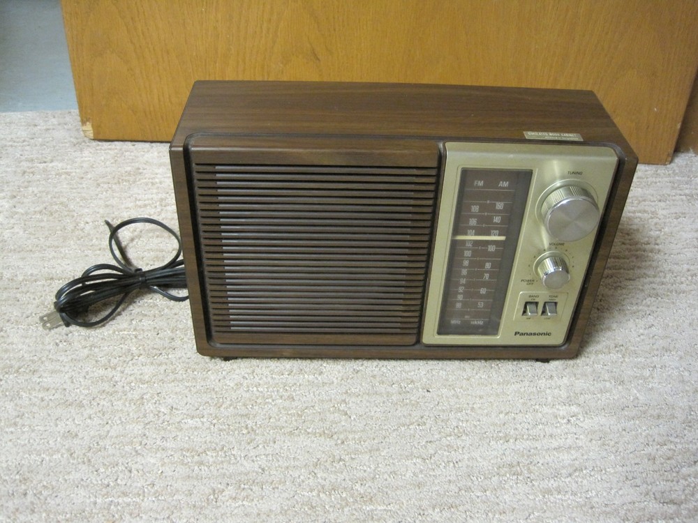 Panasonic AM-FM Radio RE-6280 High Fidelity Excellent Physical Condition BROKE
