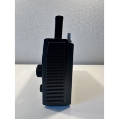 VINTAGE *PRISTINE* 1970&rsquo;s Hitachi Model KH-435H AM/FM Portable Transistor Radio
