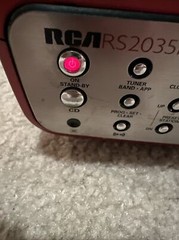 RCA RS2035RD CD R/RW Stereo Radio Tuner Red Metallic TESTED