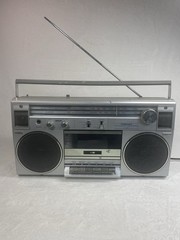 Toshiba RT-120S Vintage AM/FM Radio Cassette Boombox – Non-Working Cassette