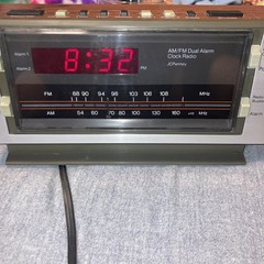 Vintage « J.C.Penney »- AM/FM Dual Alarm Clock Radio/model#680-3795