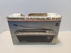 Vintage 1970s Panasonic RF-581 AM/FM Portable Radio – FOR PARTS – w Box & Manual