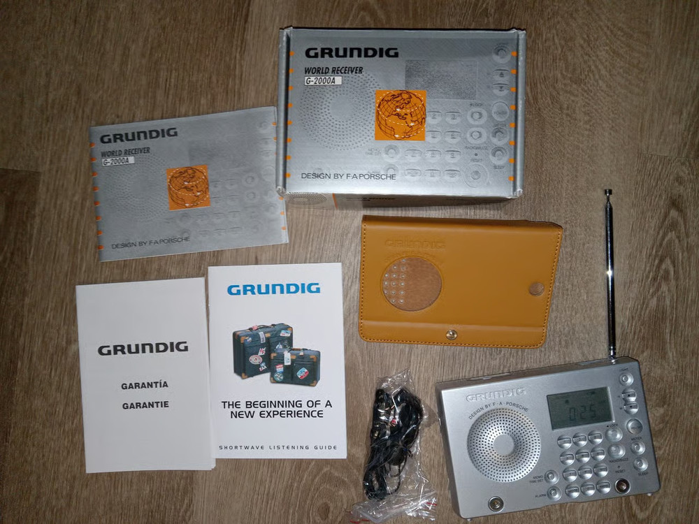 Grundig YB-P2000 World Receiver Radio FM /AM Designed Porsche Vintage 1997 90&rsquo;s