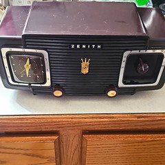 Zenith Vintage Clock Alarm Radio Zenith Clock Radio Model G 50132 5-2407Z