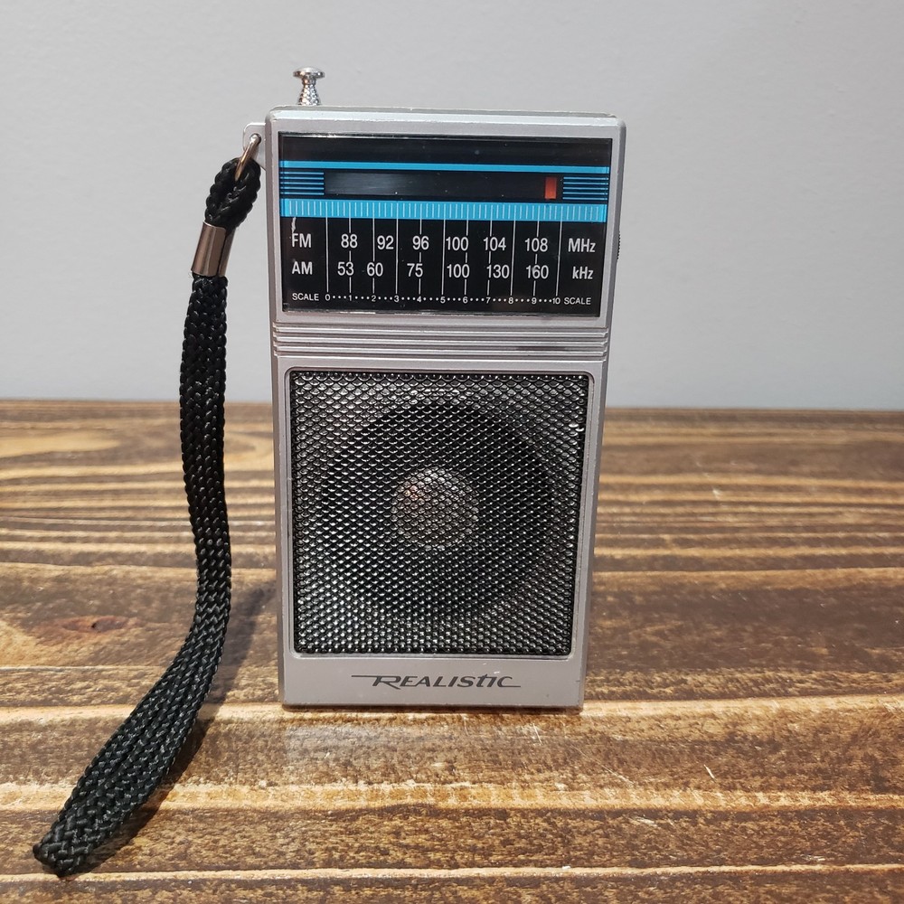 Vintage Radio Shack Realistic 12-718 AM/FM Transistor Radio Tested