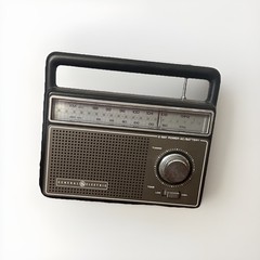 Vintage – GE 2 Way Power AC/Battery Radio – Model NO 7-2825C – Working!